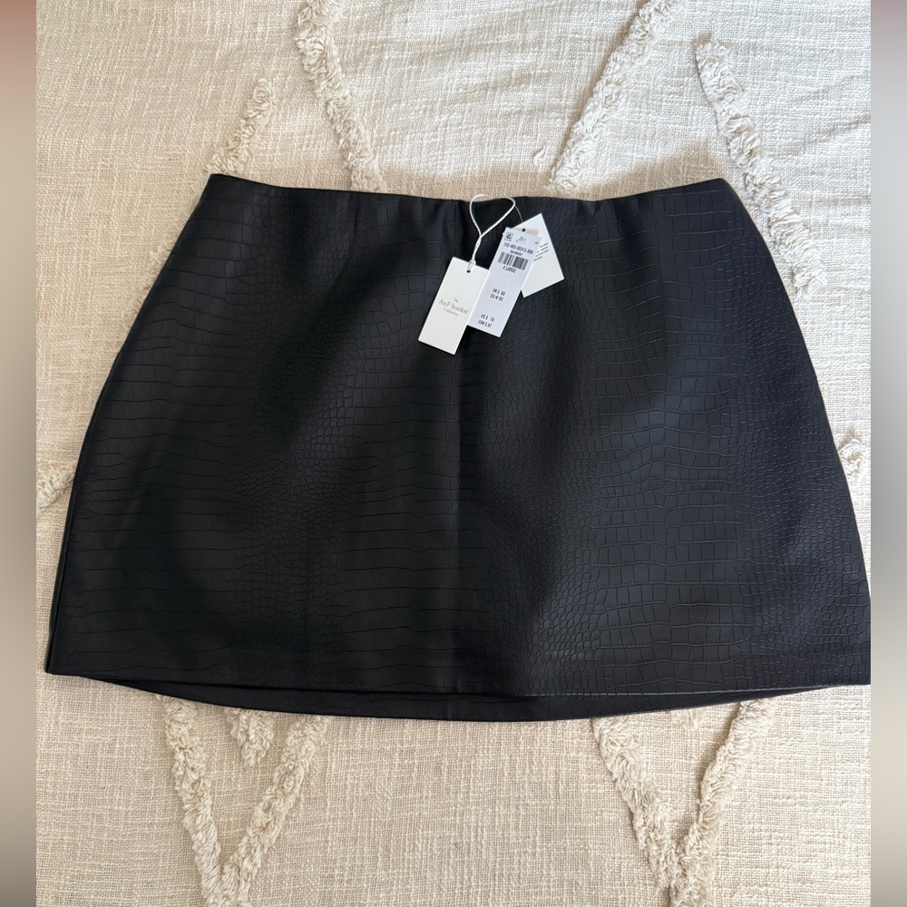 NWT!! Abrcrombie Faux Leather Skort 🖤
